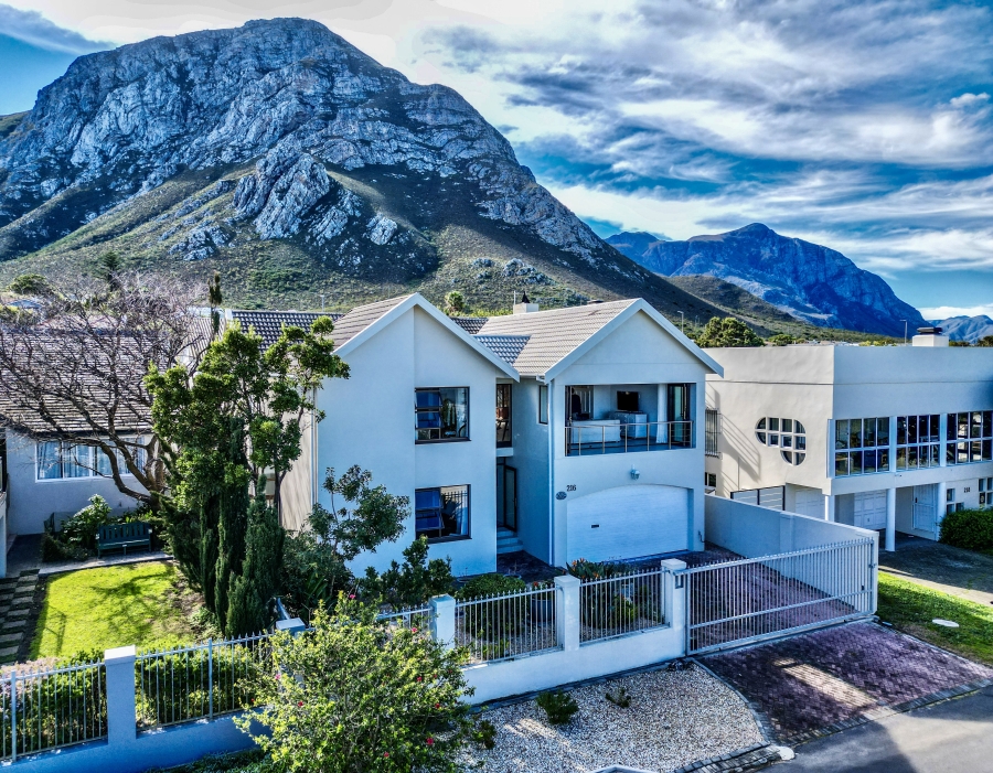 3 Bedroom Property for Sale in Voelklip Western Cape